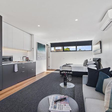 Stylish Studio With Great Amenities Near Beachside Melbourne Exteriör bild